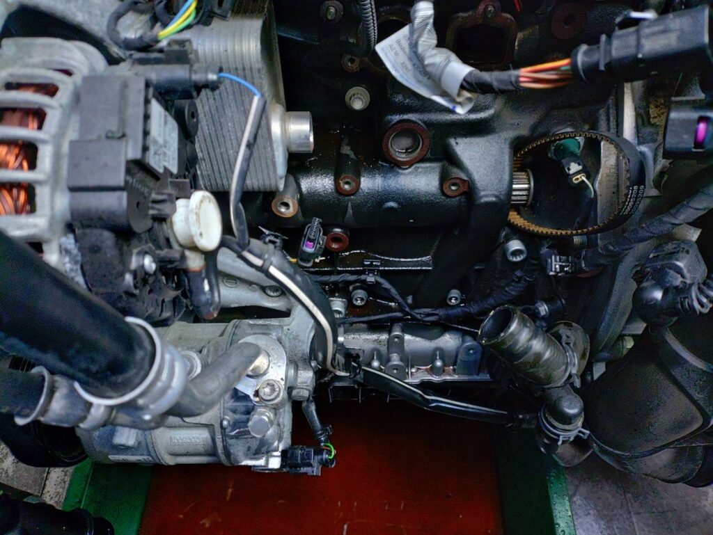 ゴルフ7.5R：サーモハウジング交換・ウォルナットブラスト施工