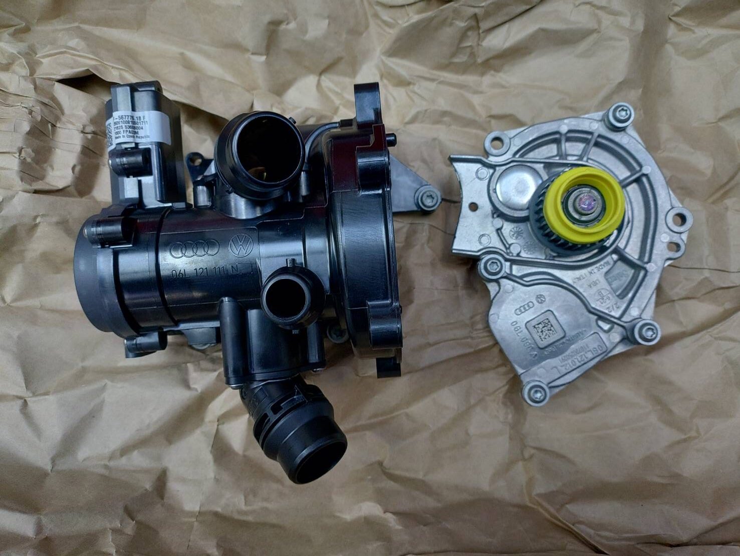 ゴルフ7.5R：サーモハウジング交換・ウォルナットブラスト施工