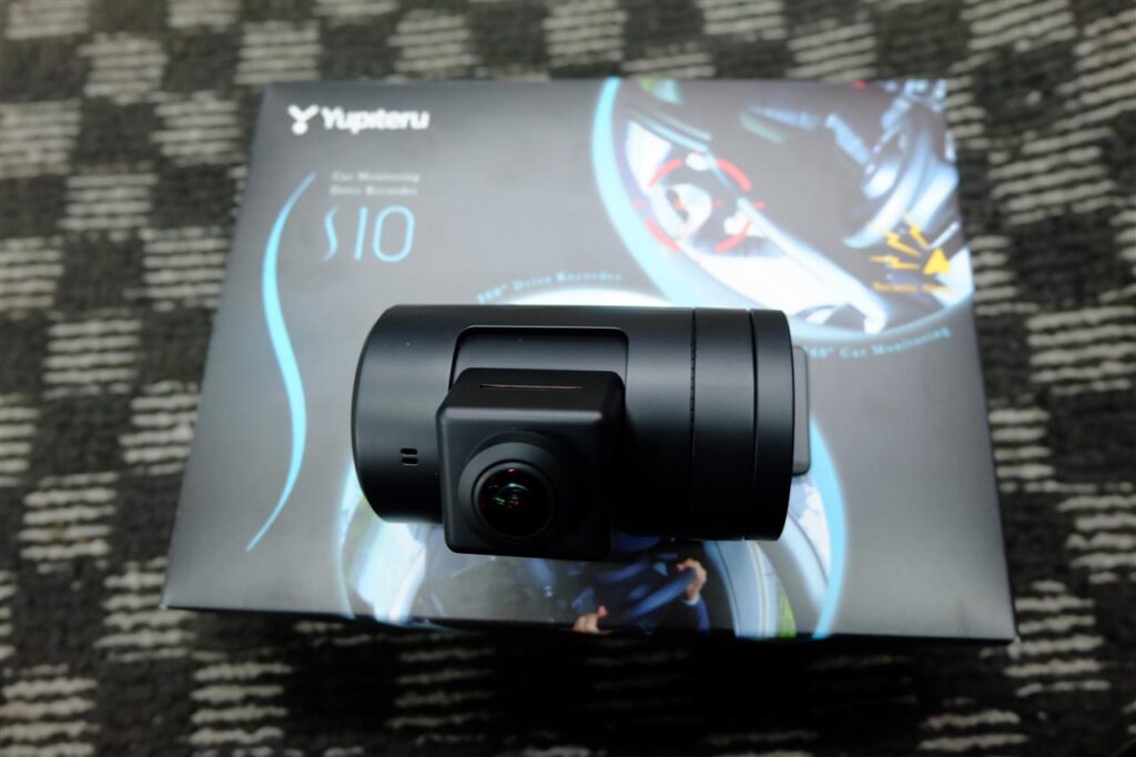 Porsche 911（997型）「YUPITERU W50 レーダー、S10 ドライブレコーダー」