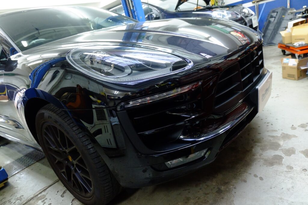 PORSCHE MACAN「マーヴェラス低ダストブレーキパッド、ホイールクリーニング」