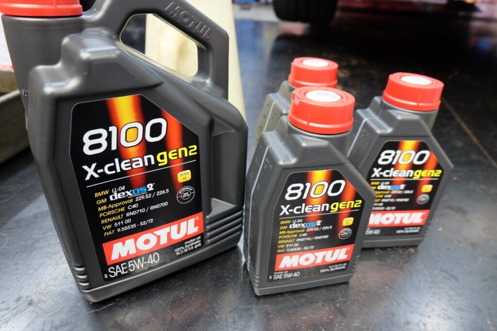 Porsche 992 TARGA 4S「MOTUL 8100 X-clean Gen2 5w-40 エンジンオイル」