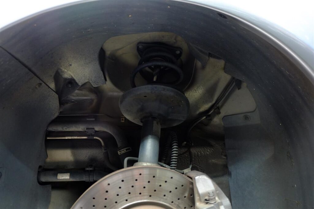 Porsche 996「KONI Active Shock ＋ アッパーマウント、ABSユニット」