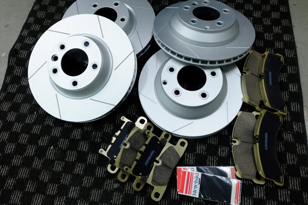 Porsche Cayenne「ブレーキローター、パット」